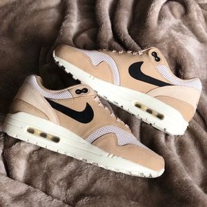 NWT NIKE Air Max Pinnacle